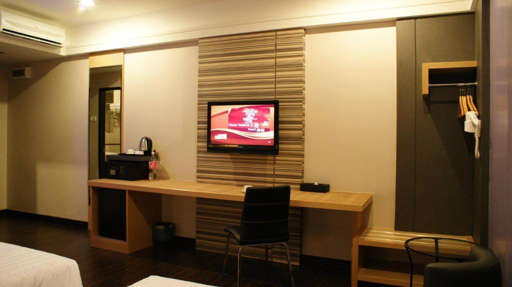 Junior Suite (3 Adults),8607685:JPEG